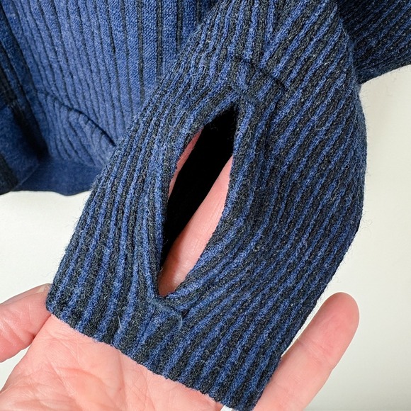 Athleta Remarkawool Turtleneck Wool Baselayer Womens M Blue Gorpcore Compression - Picture 4 of 6